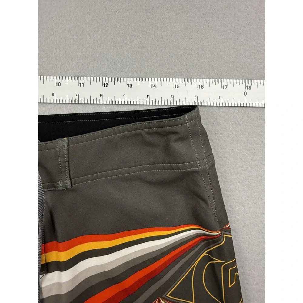 Y2K QuikSilver Board Shorts Men's Size 32 Multicolor Stripes